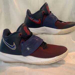 Nike Kyrie Flytrap 3 Obsidian Gym Red Basketball Shoes Size 5Y